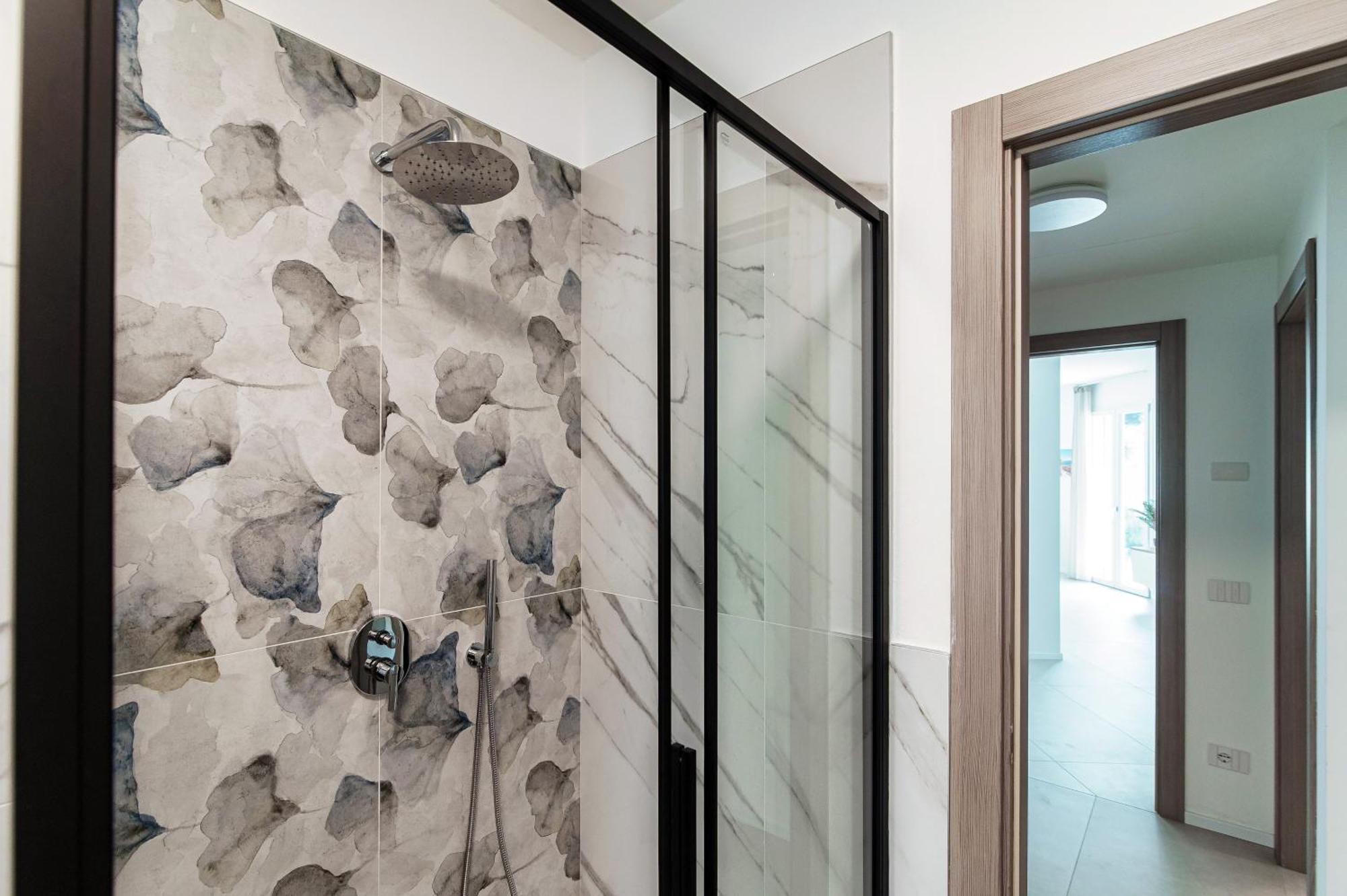 Lario Suite Apartments By Quokka 360 - With Parking Next To Como City Exterior photo