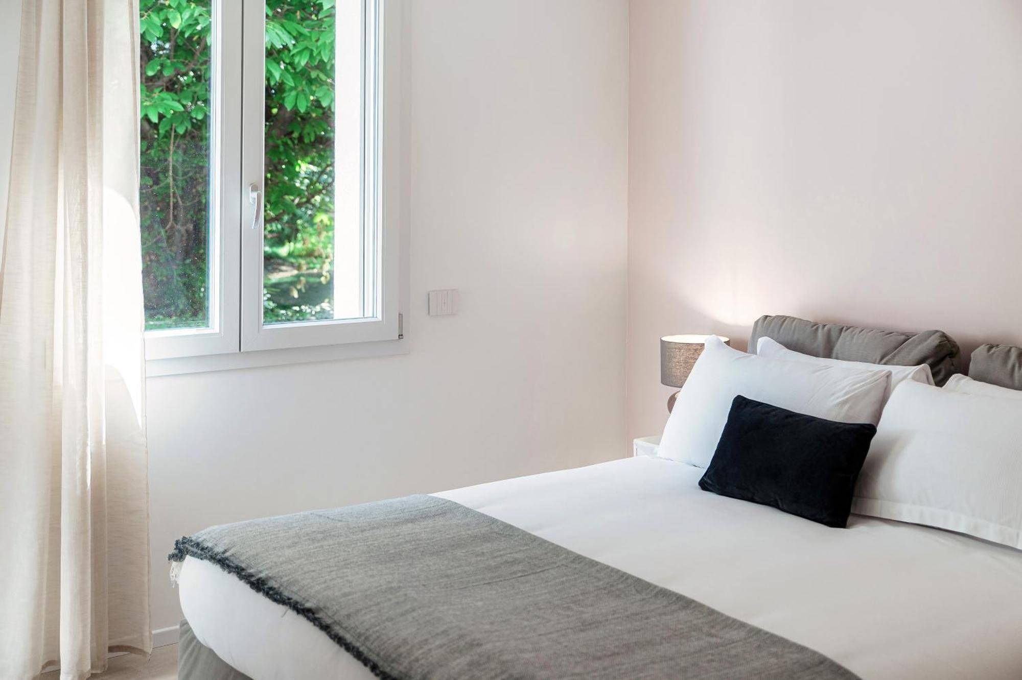 Lario Suite Apartments By Quokka 360 - With Parking Next To Como City Exterior photo